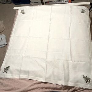White 100% Italian Linen Square Table Cloth Embroidered Christmas Tree Corners